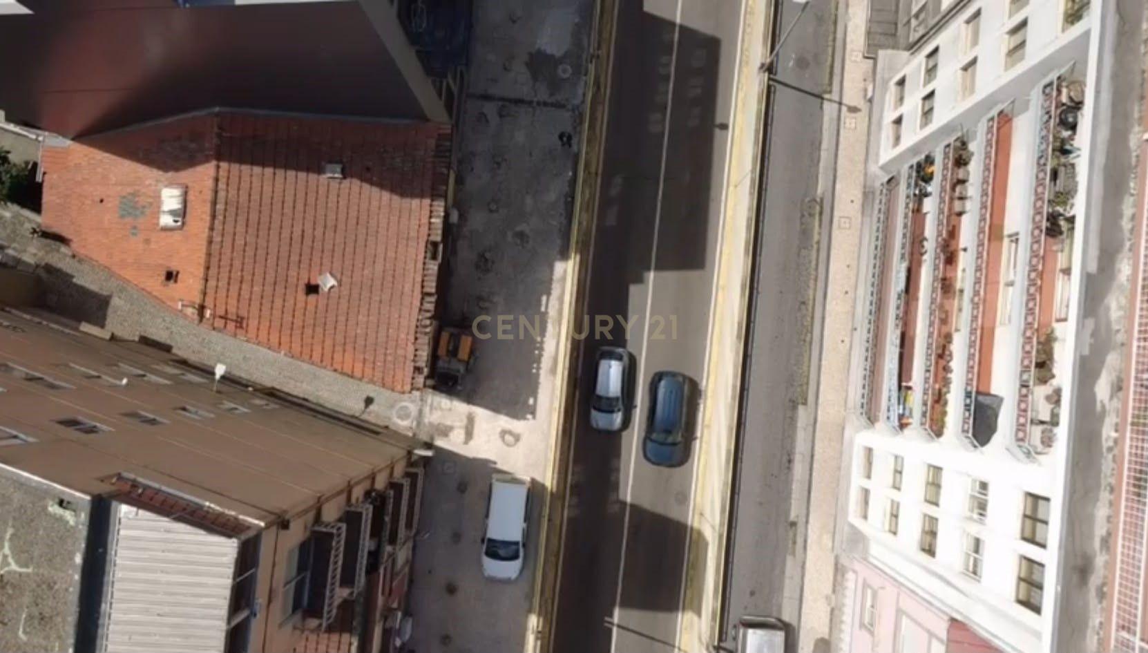 Fotografia 6 de Prédio para reconstrução em Faria Guimarães