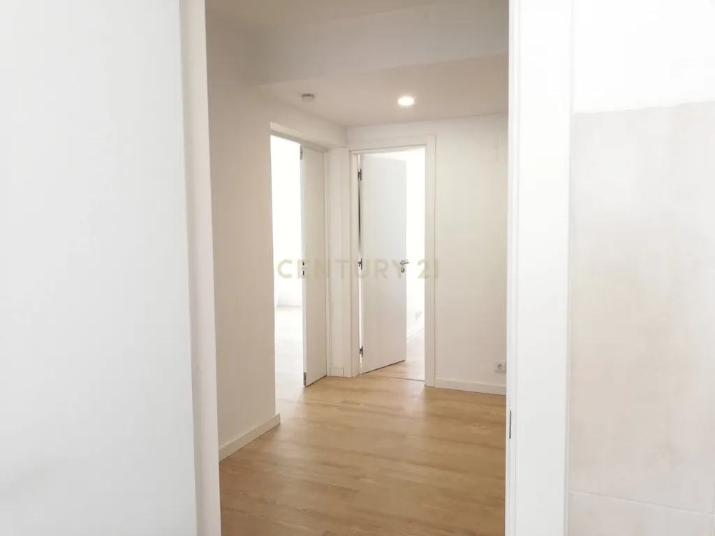 Apartamento T2 em Paço de Arcos para arrendar - Reservado - Image 7