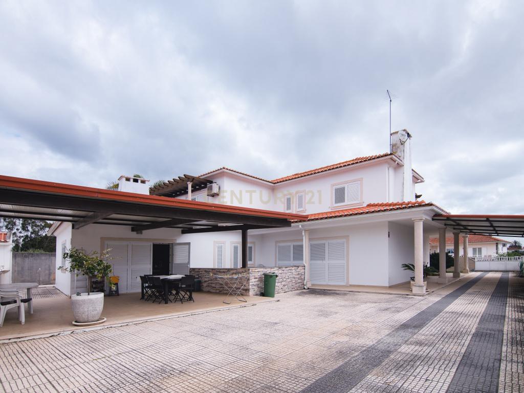 Moradia com Piscina em Vendas Novas - Image 7