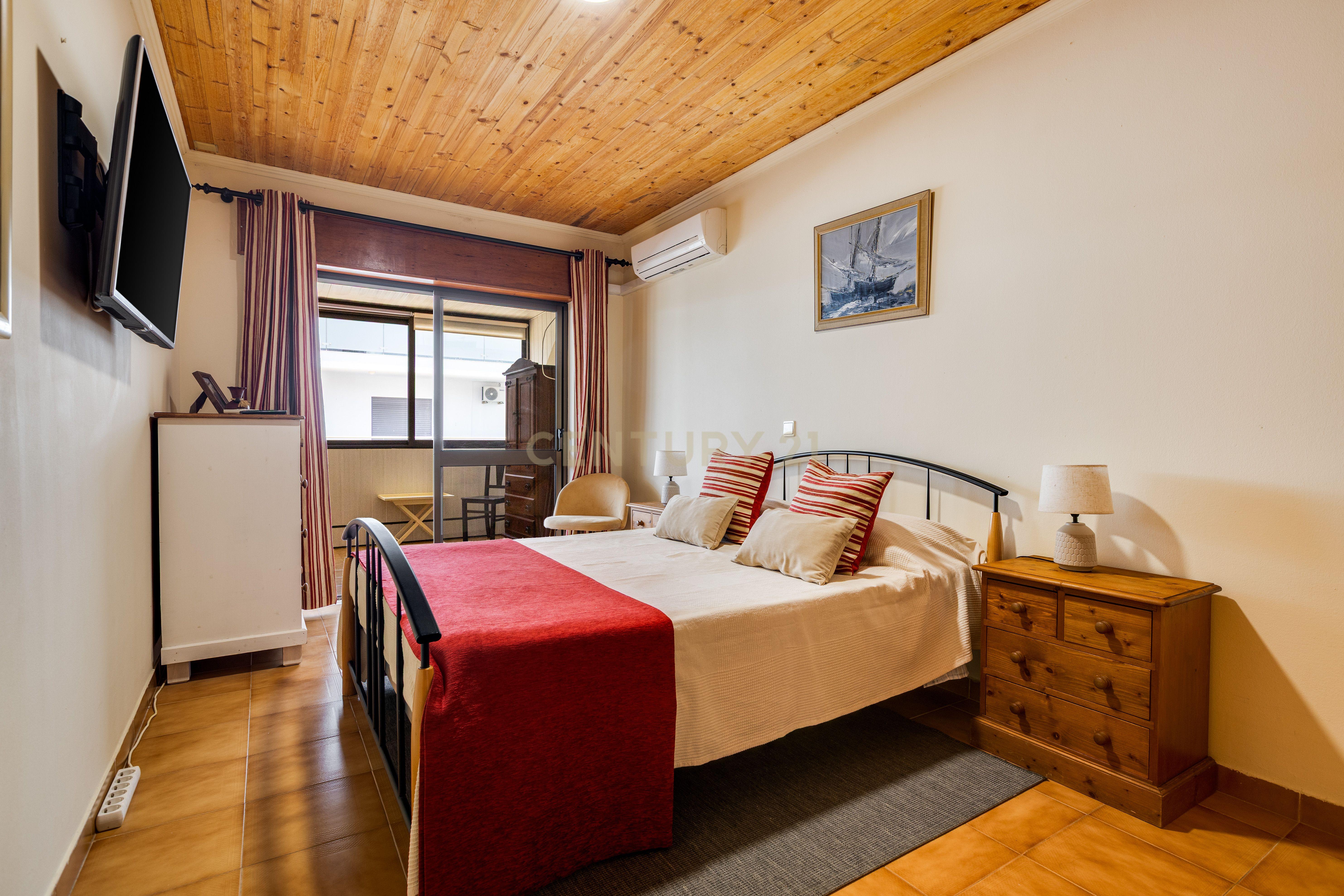 Fotografia 9 de Apartamento T1+1 à Venda em Quarteira