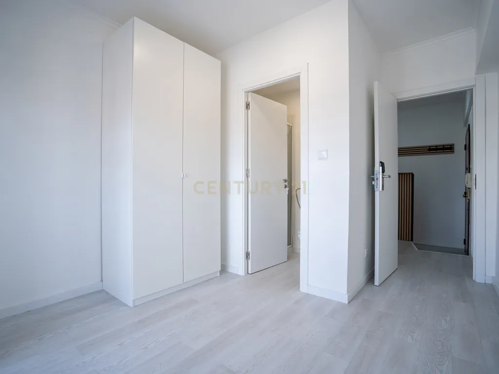 Apartamento na Amadora transformado em 5 modernos estúdios - Image 53