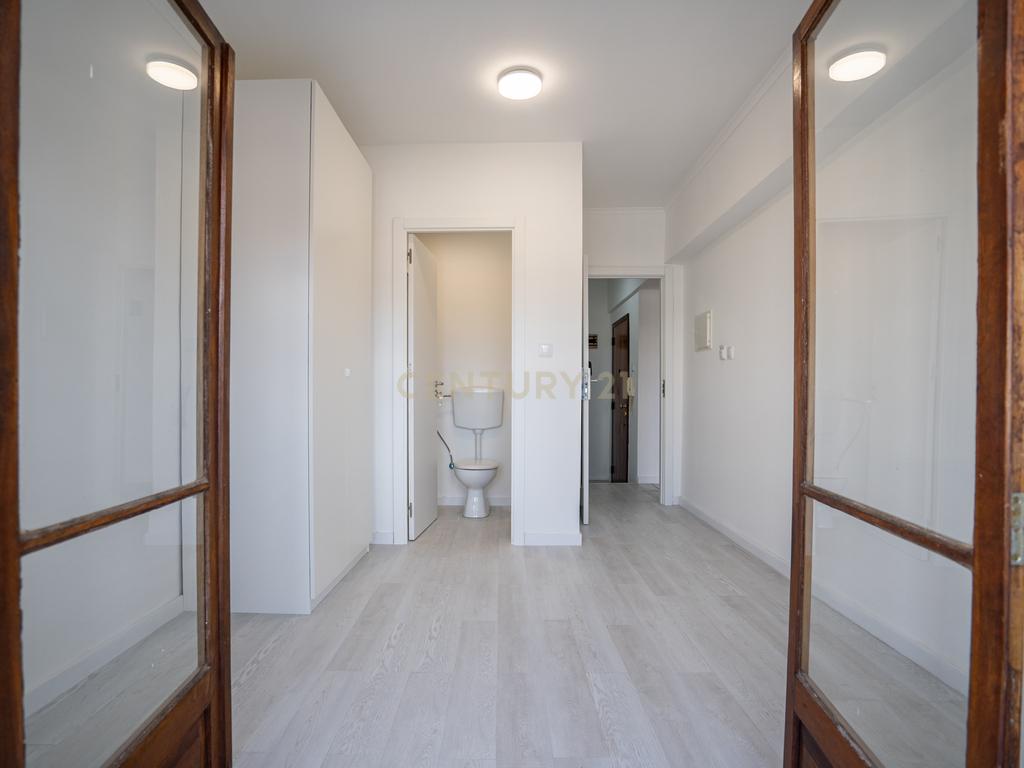 Apartamento na Amadora transformado em 5 modernos estúdios  - Image 31
