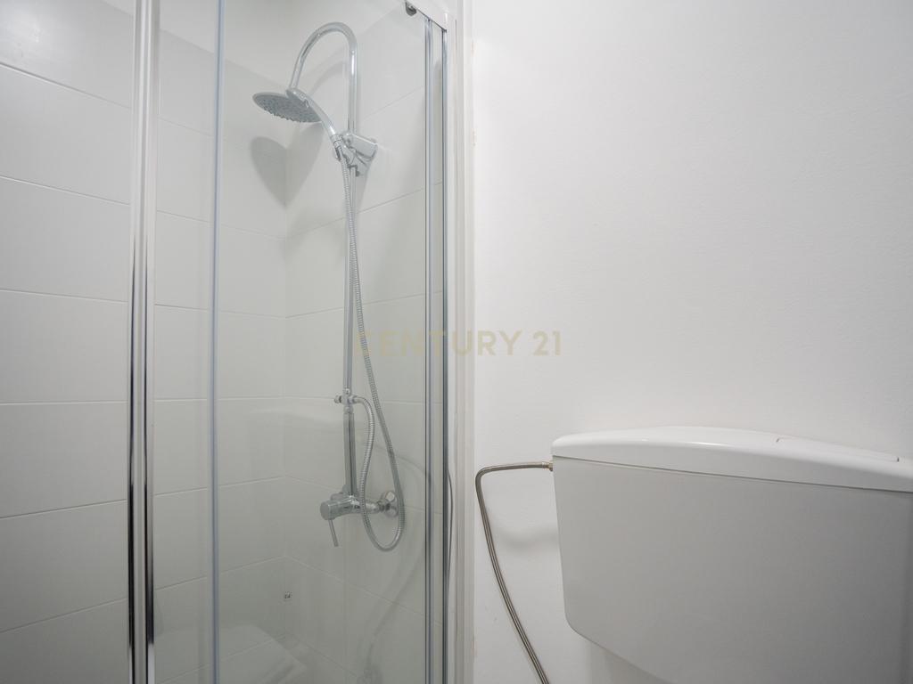 Apartamento na Amadora transformado em 5 modernos estúdios  - Image 47