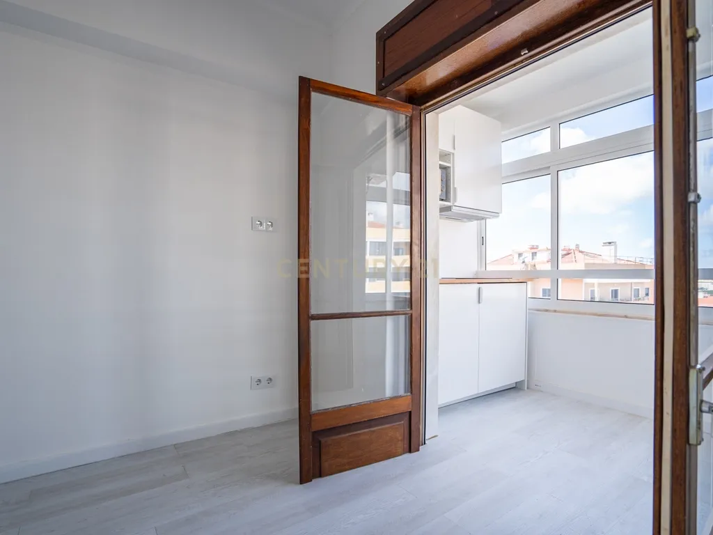 Apartamento na Amadora transformado em 5 modernos estúdios - Image 32
