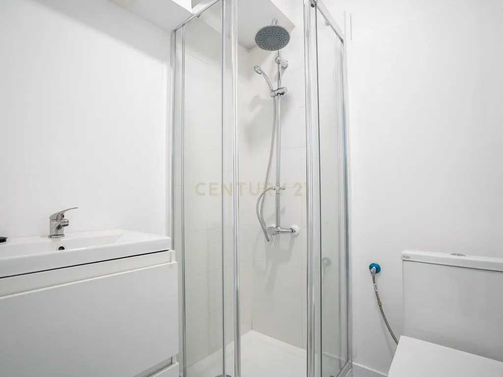 Apartamento na Amadora transformado em 5 modernos estúdios - Image 48