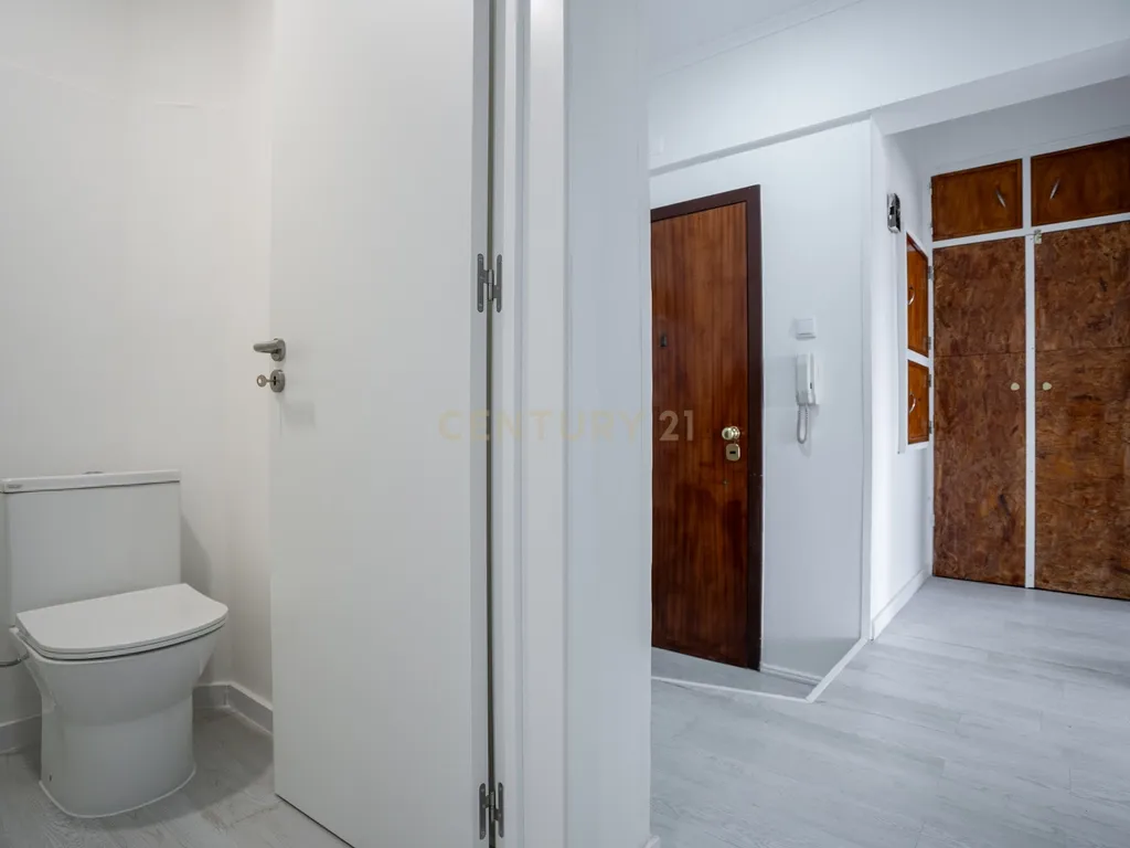 Apartamento na Amadora transformado em 5 modernos estúdios - Image 18