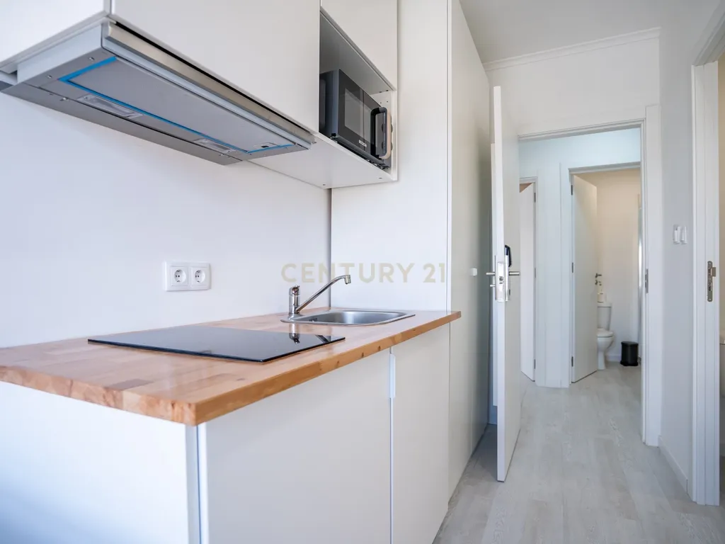 Apartamento na Amadora transformado em 5 modernos estúdios - Image 13