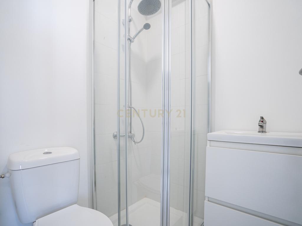 Apartamento na Amadora transformado em 5 modernos estúdios  - Image 49