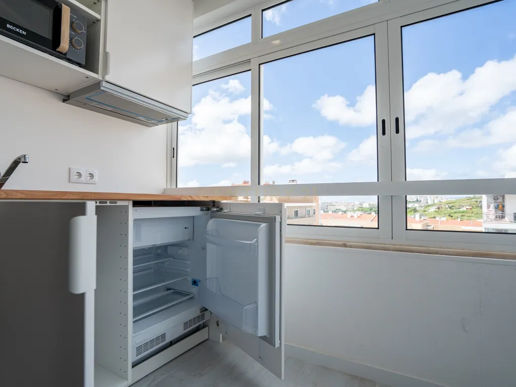 Apartamento na Amadora transformado em 5 modernos estúdios - Image 40