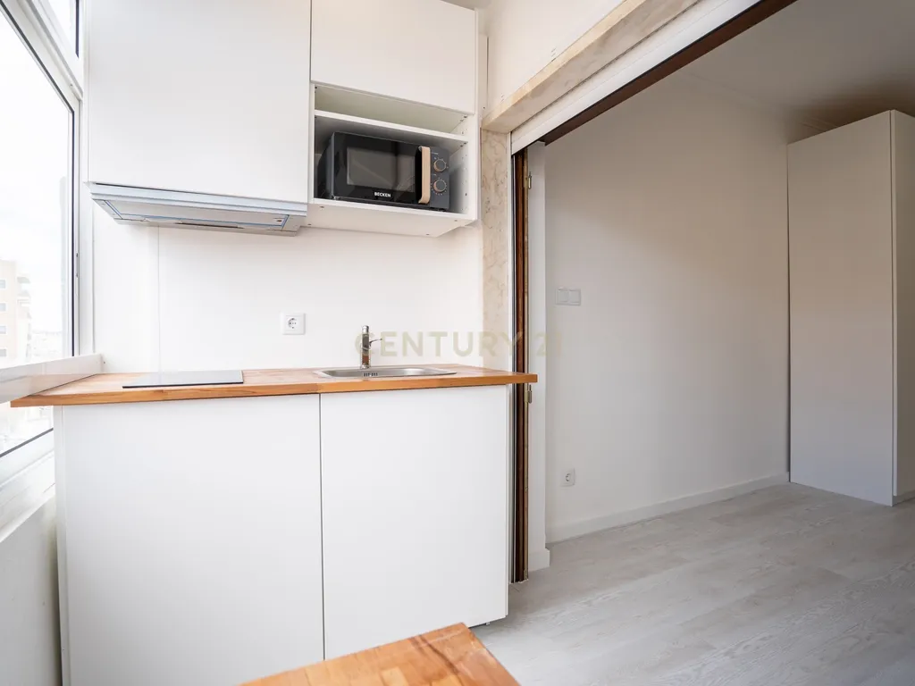 Apartamento na Amadora transformado em 5 modernos estúdios - Image 38