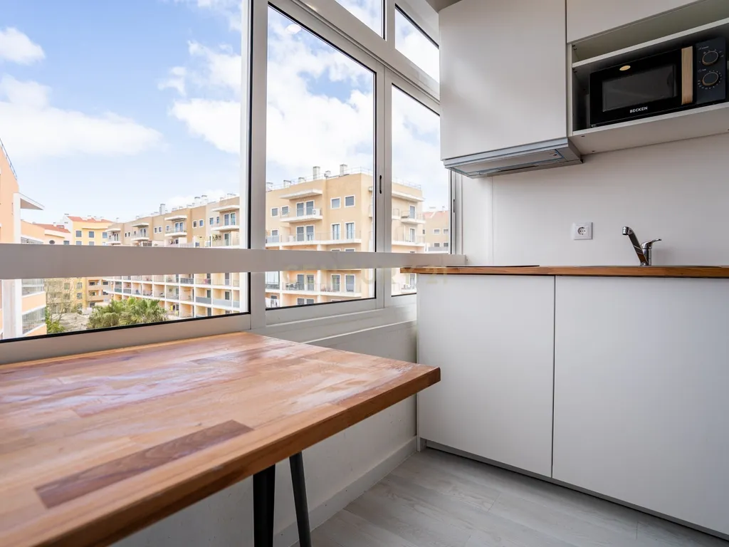 Apartamento na Amadora transformado em 5 modernos estúdios - Image 42