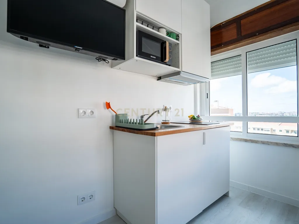 Apartamento na Amadora transformado em 5 modernos estúdios - Image 26