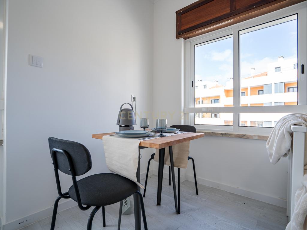 Apartamento na Amadora transformado em 5 modernos estúdios - Image 29