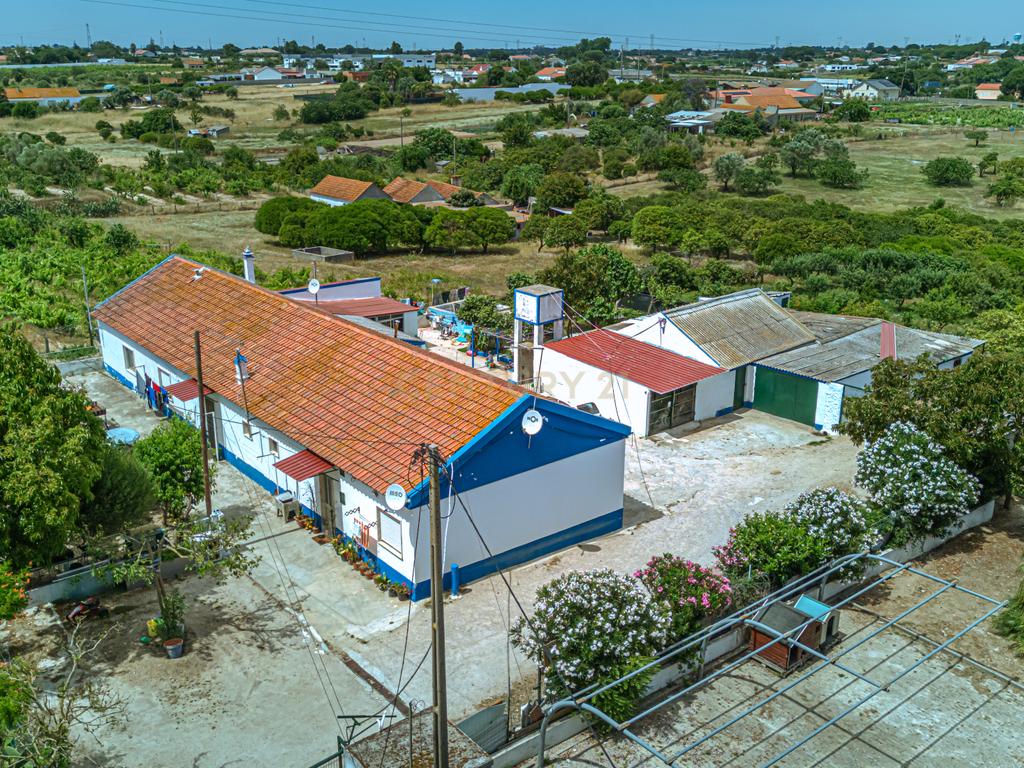 Encantadora Quinta em Palmela com 5200m2 e 196m2 privativos - Image 1