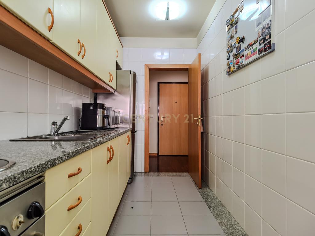 Apartamento T2 em Gondomar com Elevador e lugar de Garagem - 90m² - Image 9