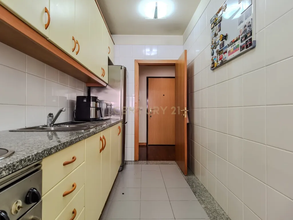 Apartamento T2 em Gondomar com Elevador e lugar de Garagem - 90m² - Image 9