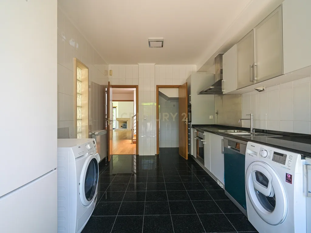 Moradia em Banda T4 no Empreendimento Oeiras Golfe Residence - Image 11