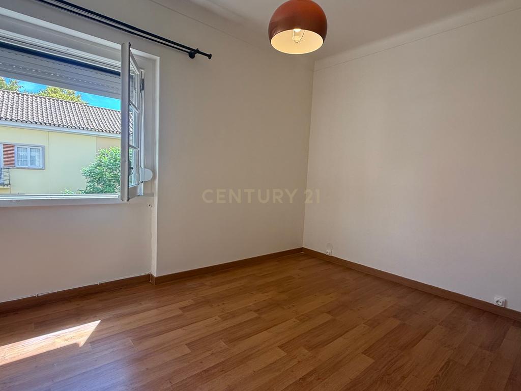 T2 | Alvalade | Parcialmente Remodelado | Arrendamento - Image 19
