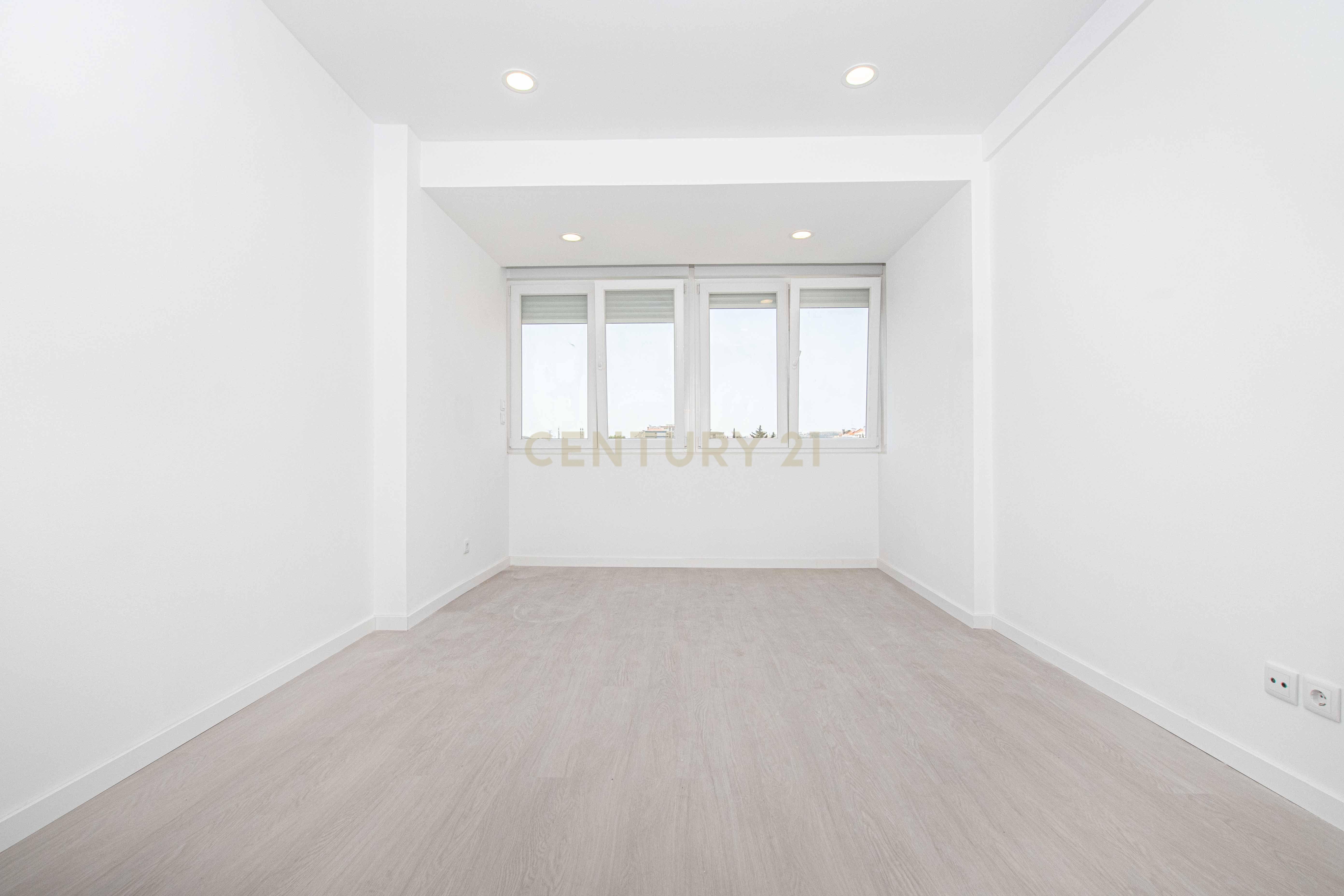 Fotografia 8 de Apartamento T2 Totalmente Remodelado | Odivelas