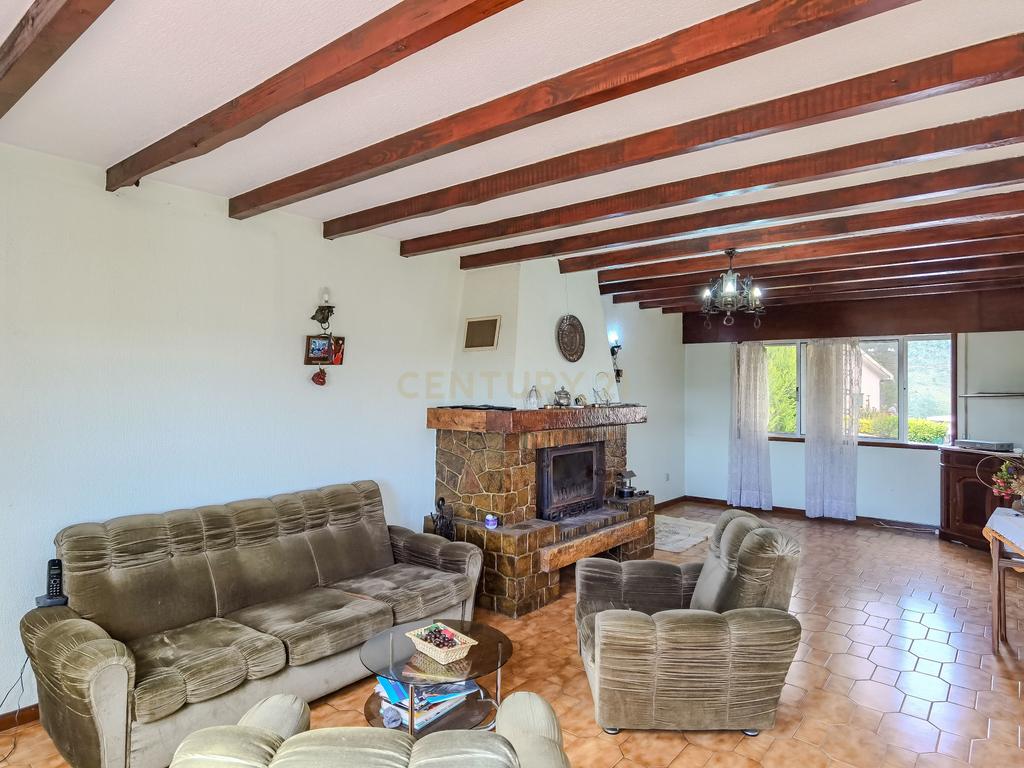 Moradia Bifamiliar T3+T3 em São Pedro da cova – Espaço, Tranquilidade e Conforto - Image 9