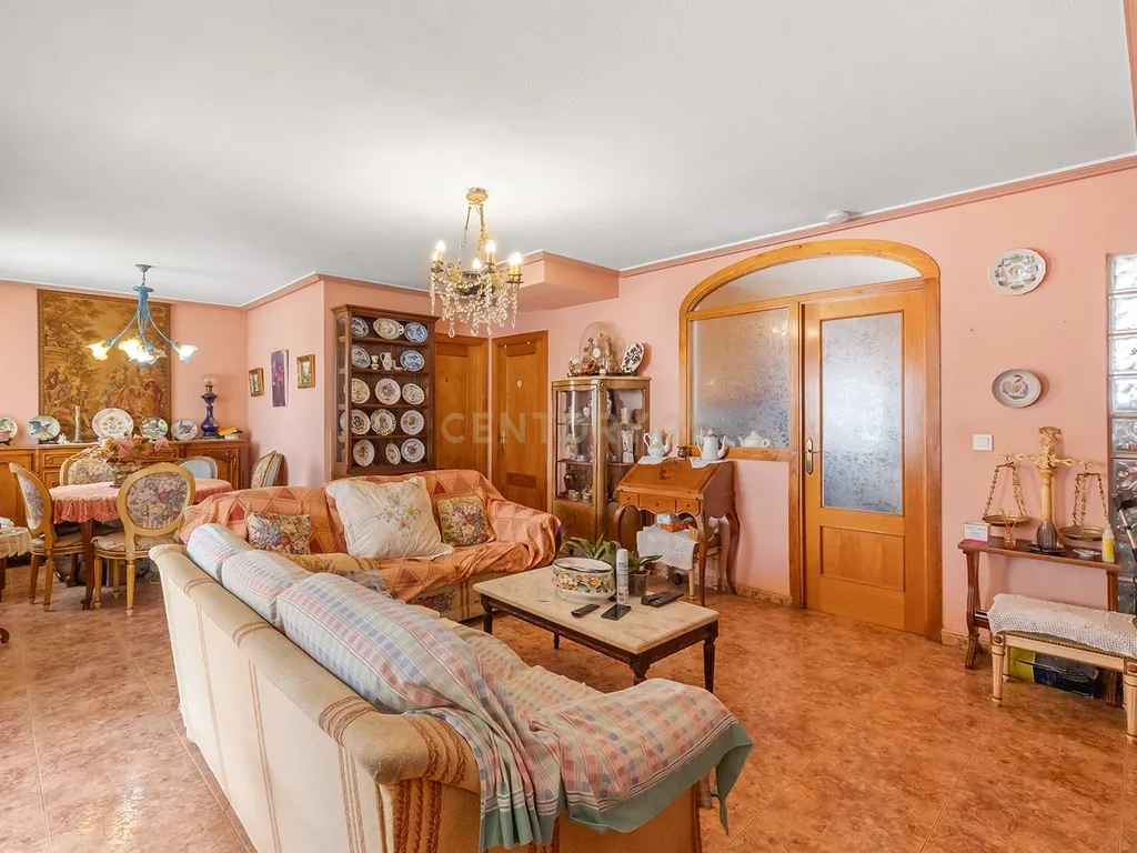 Chalet em Torrevieja, Alicante — Oportunidade de Investimento - Image 15