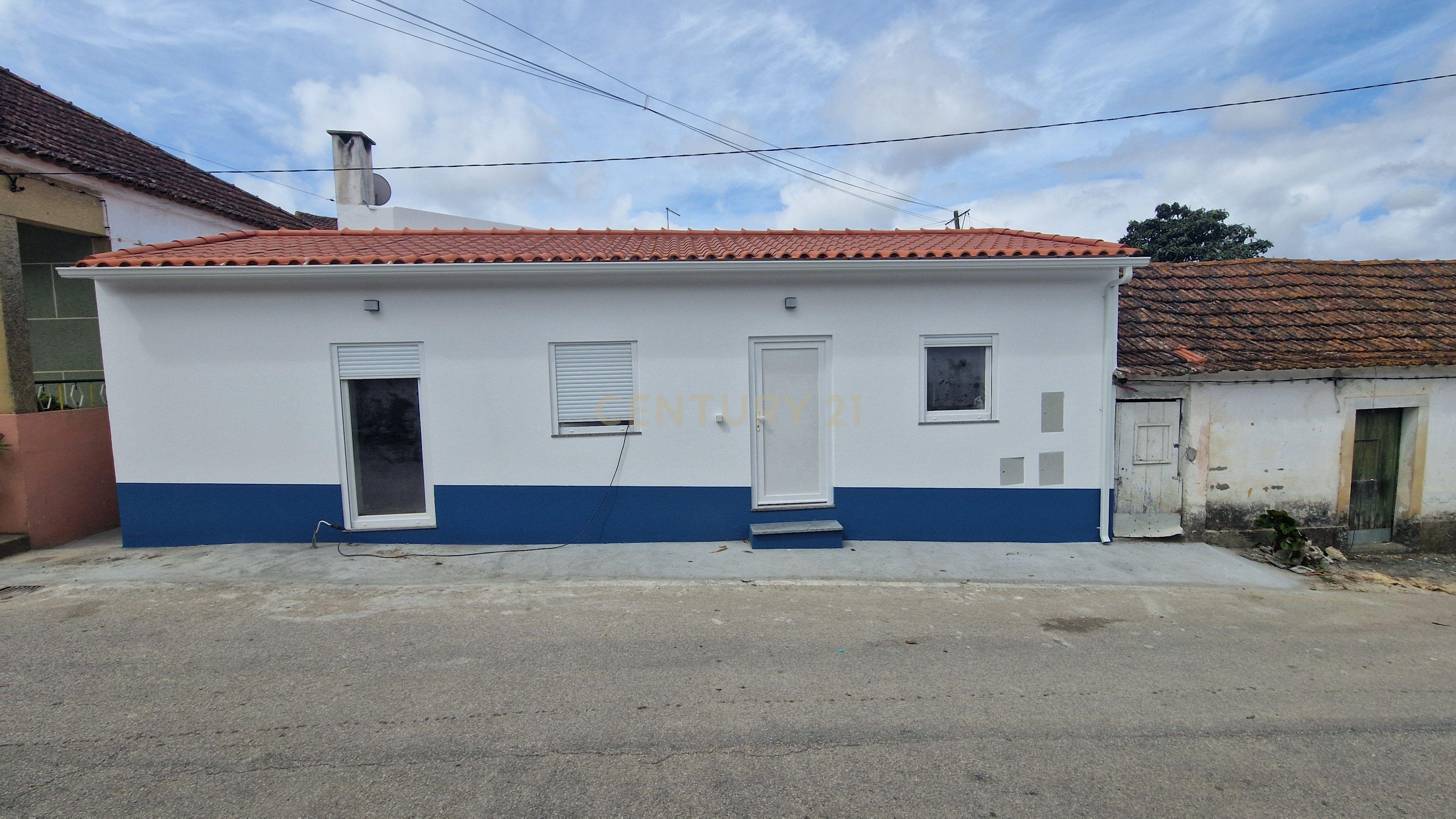 Moradia T2 à venda em Azoia de Cima e Tremês, Santarém — foto 2