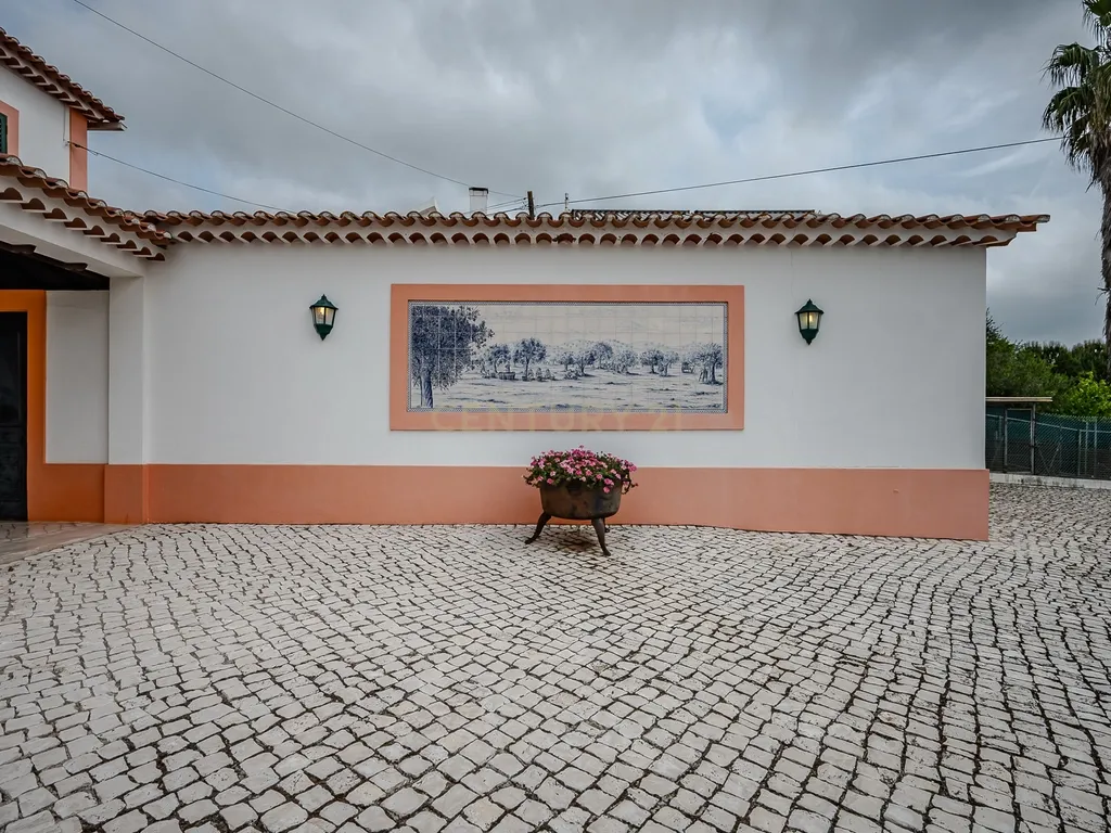 Moradia de sonho com Piscina, 7 Divisões e com Terreno 8461 m2 – Excelente Localização, a 40 minutos de Lisboa ! - Image 55