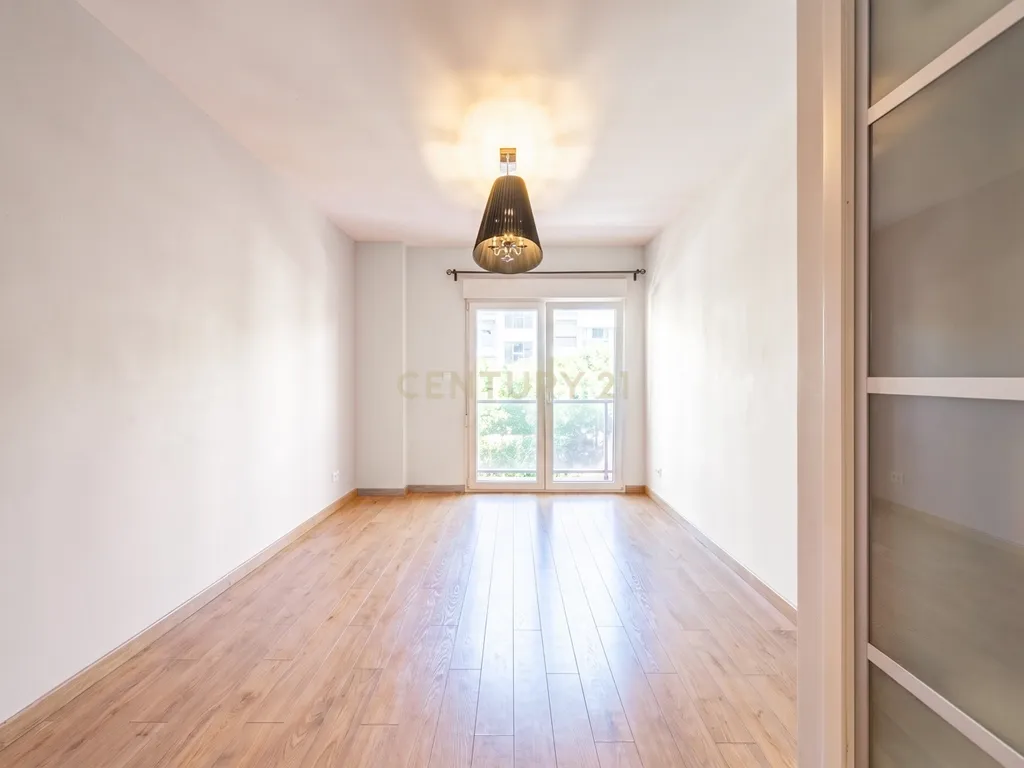 Apartamento T3 com Parqueamento e Arrecadação | Montijo - Image 18