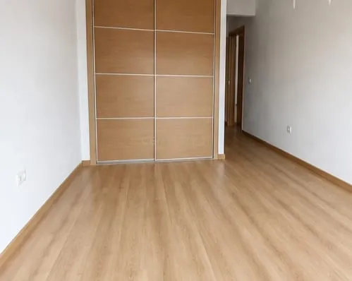 Apartamento T3 em Santo António da Charneca, Barreiro - Image 9