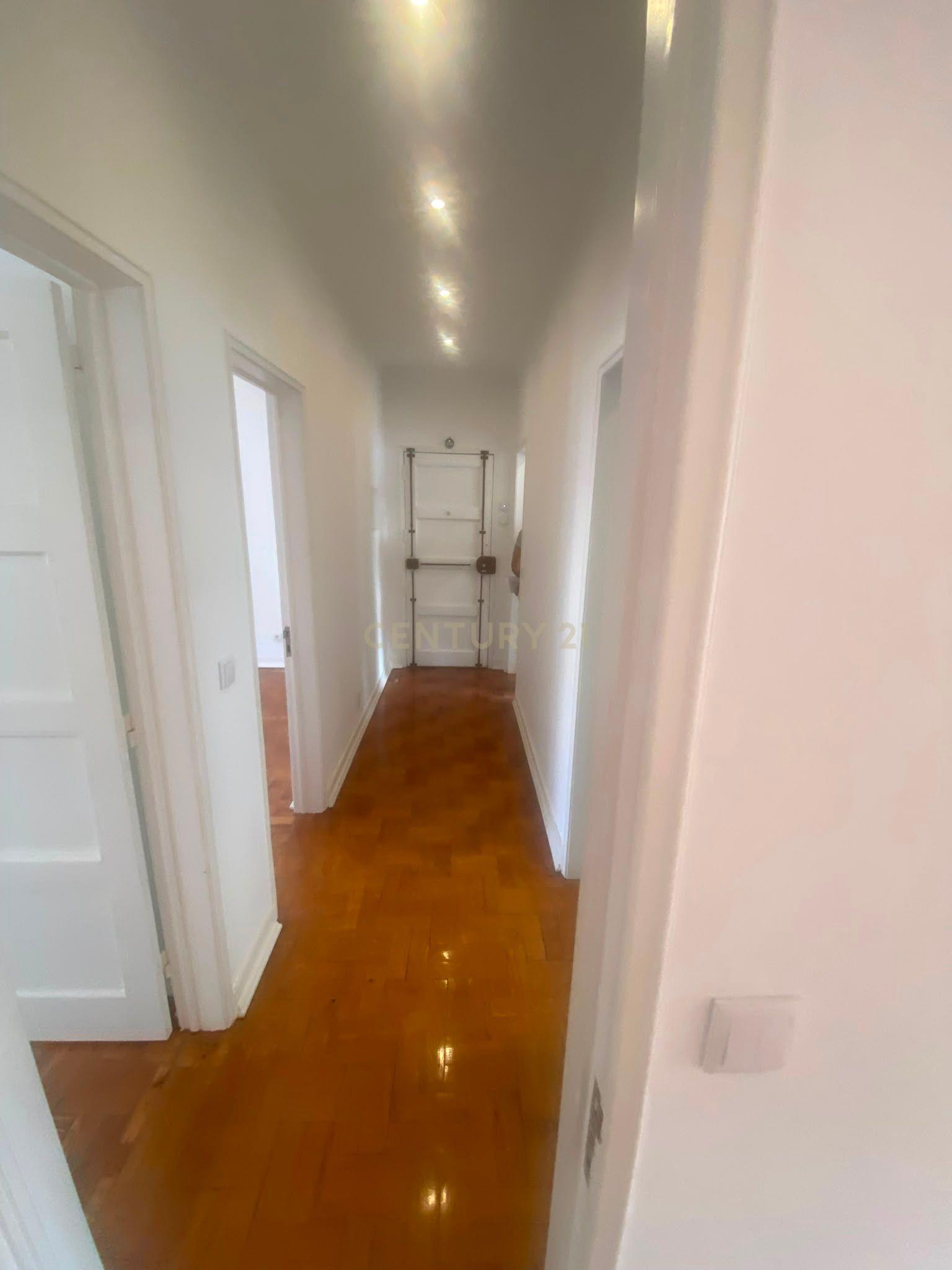 Fotografia 9 de Apartamento T2 com possibilidade de utilização como T3 | Excelente localização no Barreiro