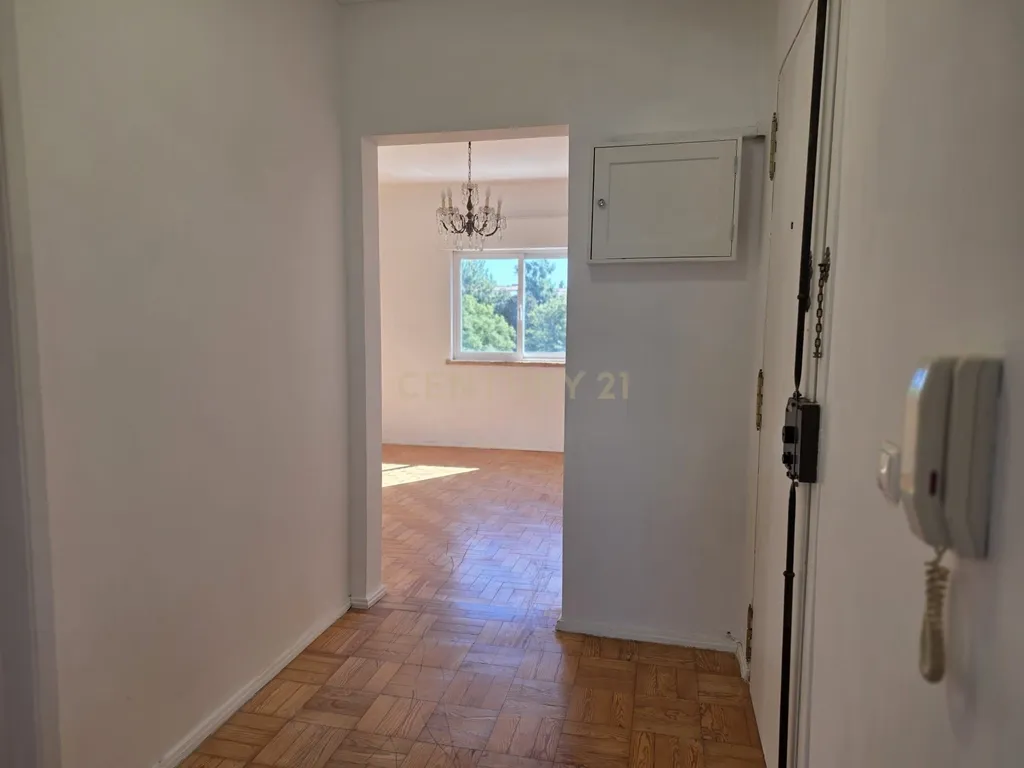 Apartamento T3 Renovado na Parede - Image 7