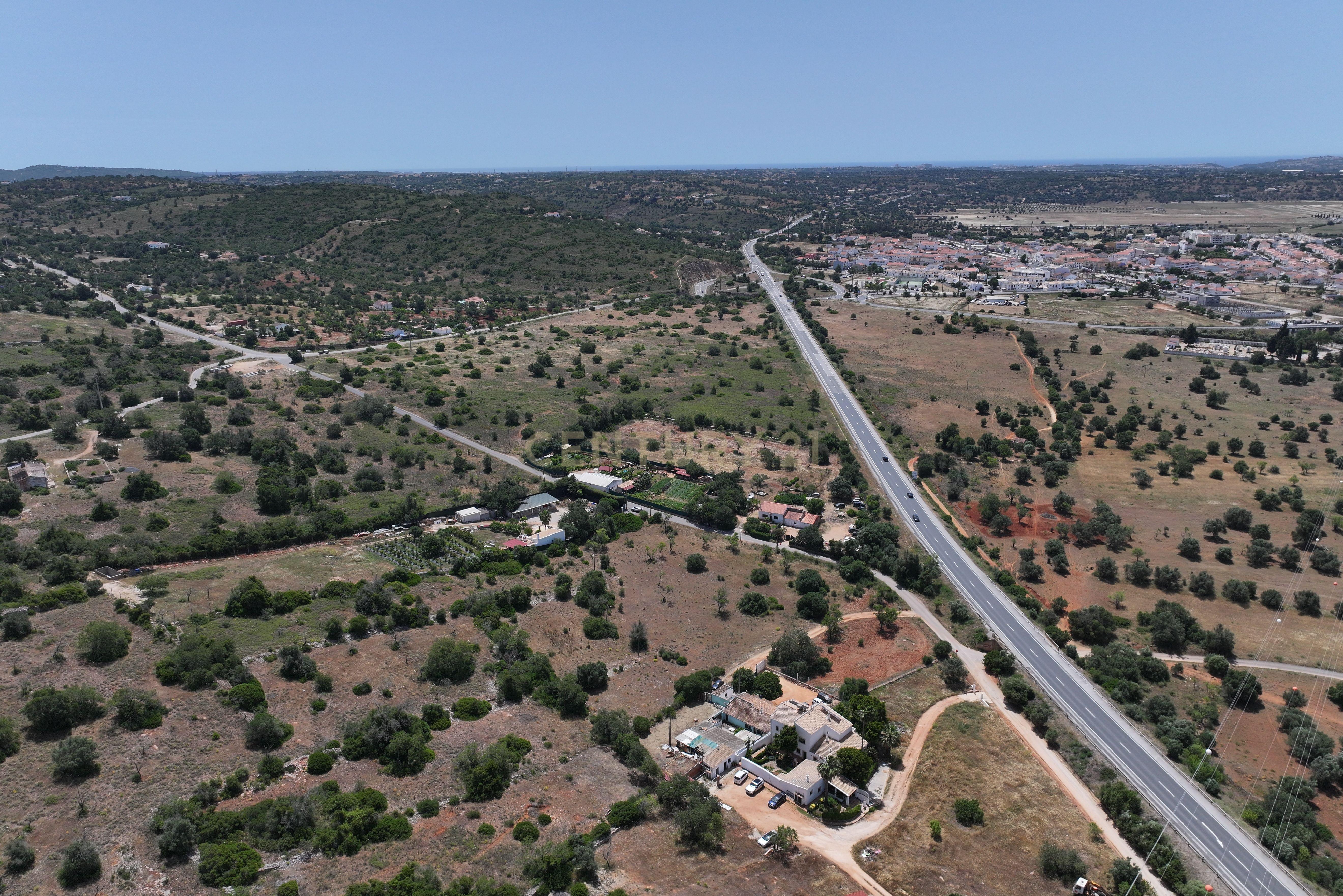 Fotografia 12 de Terreno rústico localizado em Gateiras em Tunes, com uma área total de 14880m².