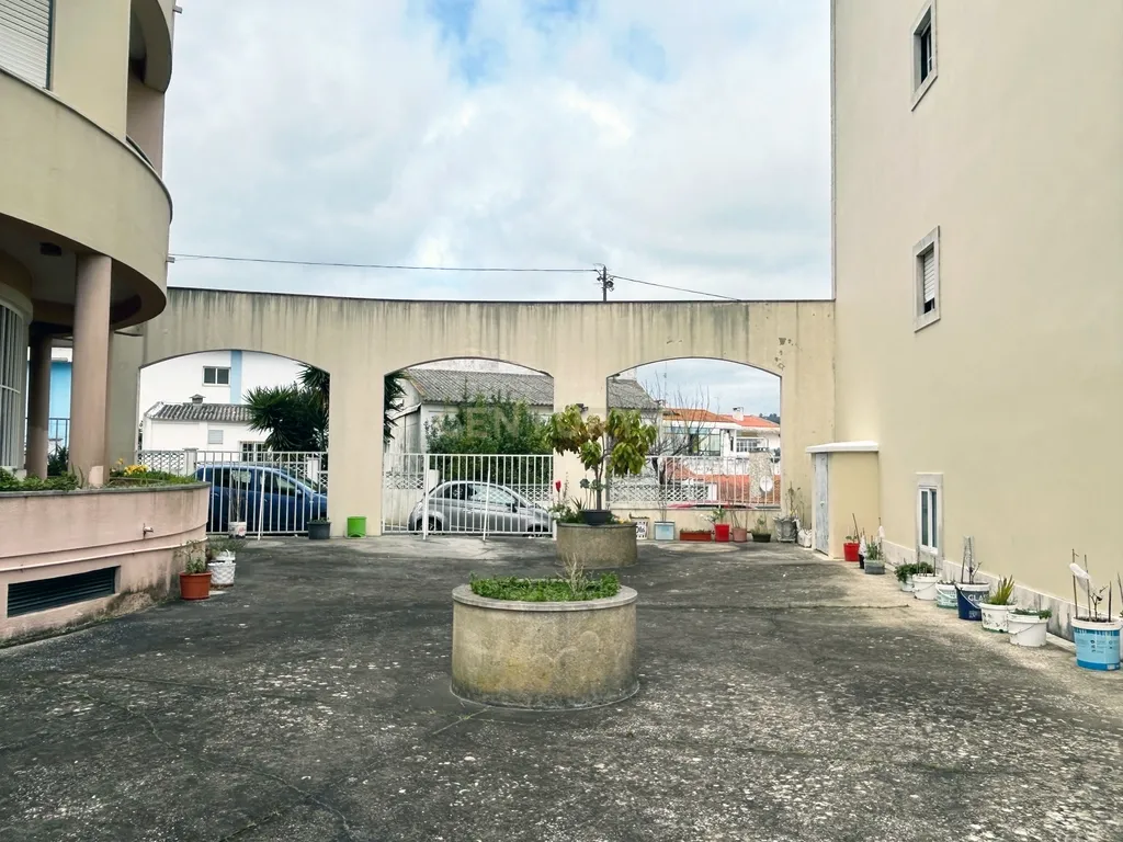 Apartamento T2 em Loures - Condomínio fechado - Image 31