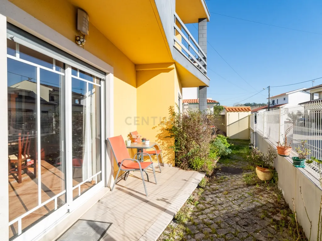 Moradia T4 com sótão versátil e excelentes acessos – uma oportunidade única - Image 25