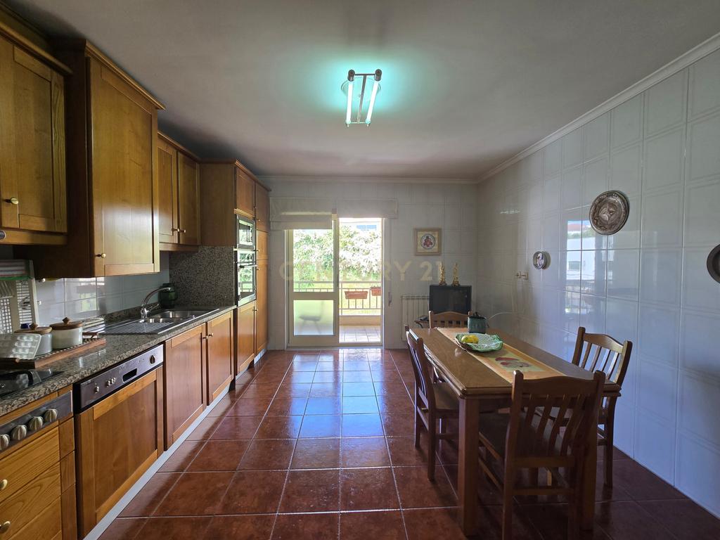 Apartamento T3 + 1 em Bragança - Image 7