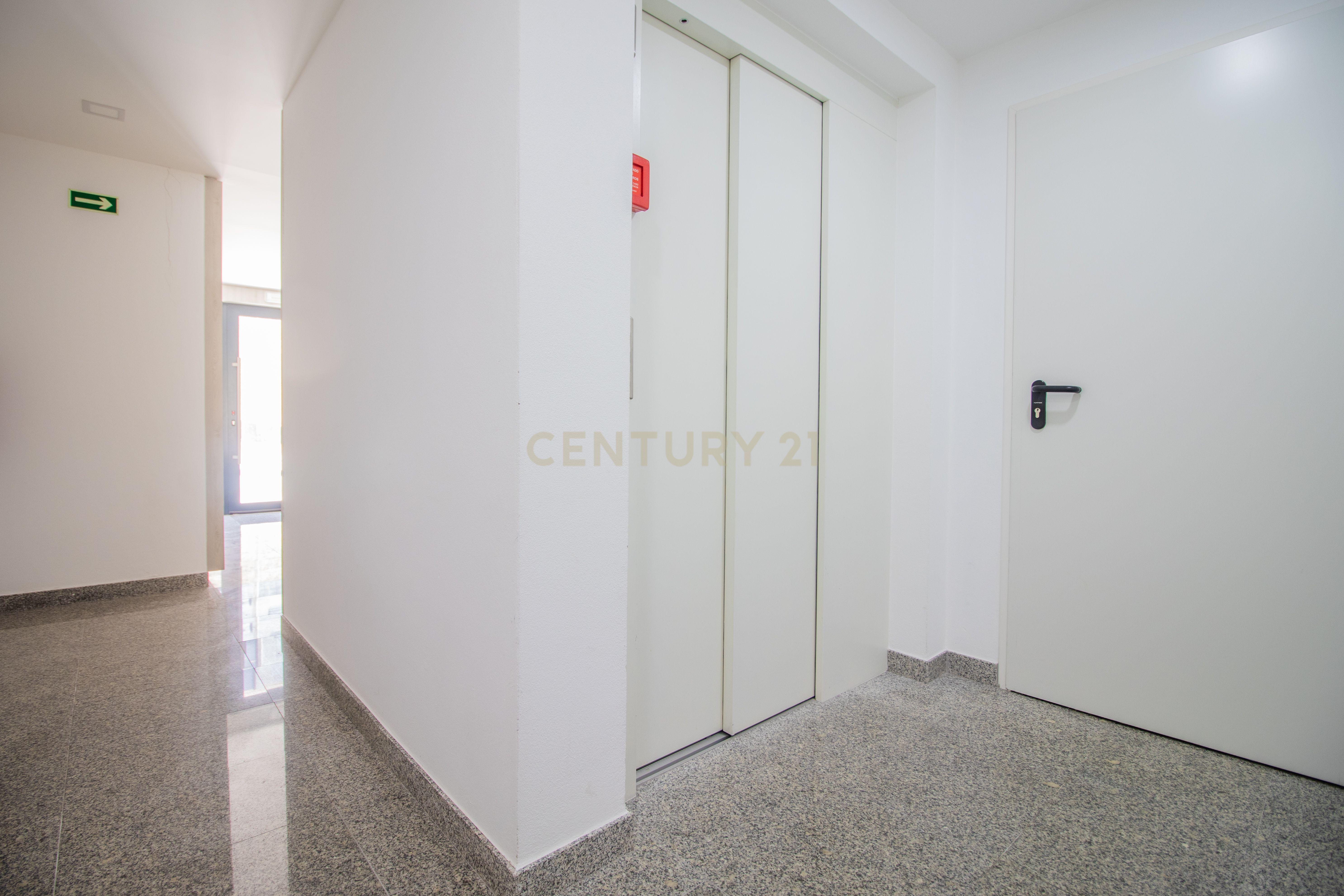 Fotografia 10 de T4 Duplex com Vistas de Mar em Buarcos – Figueira da Foz
