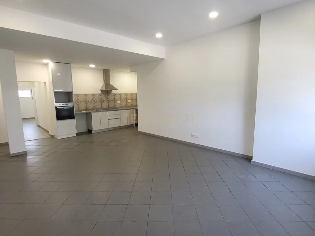 Arrendamento de apartamento T2 renovado com suite - Cova do Ouro - Coimbra - Image 4