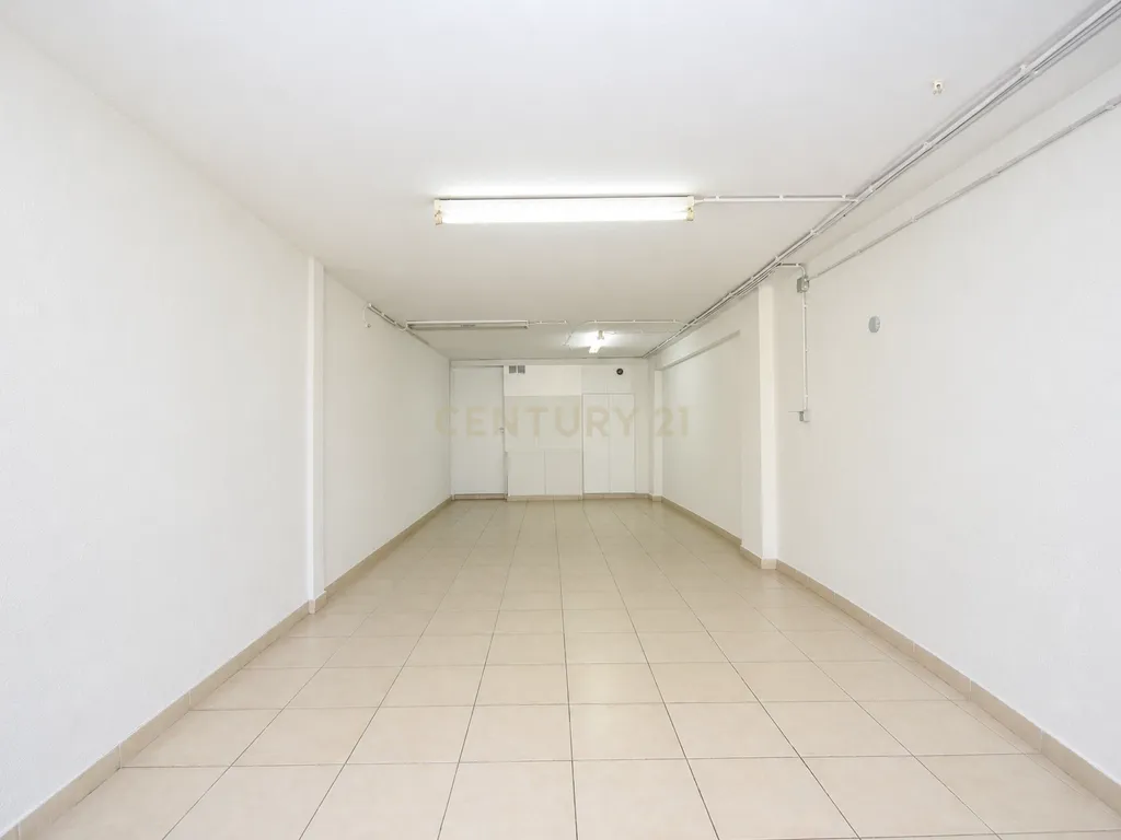 Apartamento T3, com 107 m² de área útil, estúdio musical com 40 m² e garagem fechada , varanda e arrecadação - Image 23