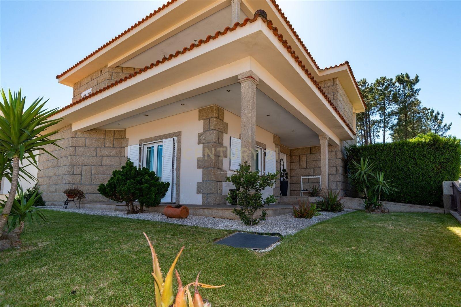 Moradia Isolada V4 com Piscina em Alpendorada – Oportunidade Única - Image 4