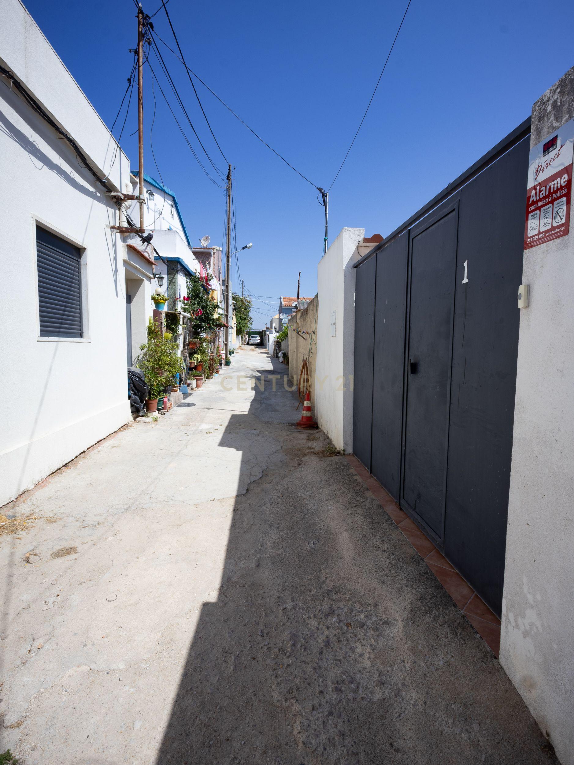 Fotografia 3 de Moradia T1 em Almada, União das Freguesias de Caparica e Trafaria