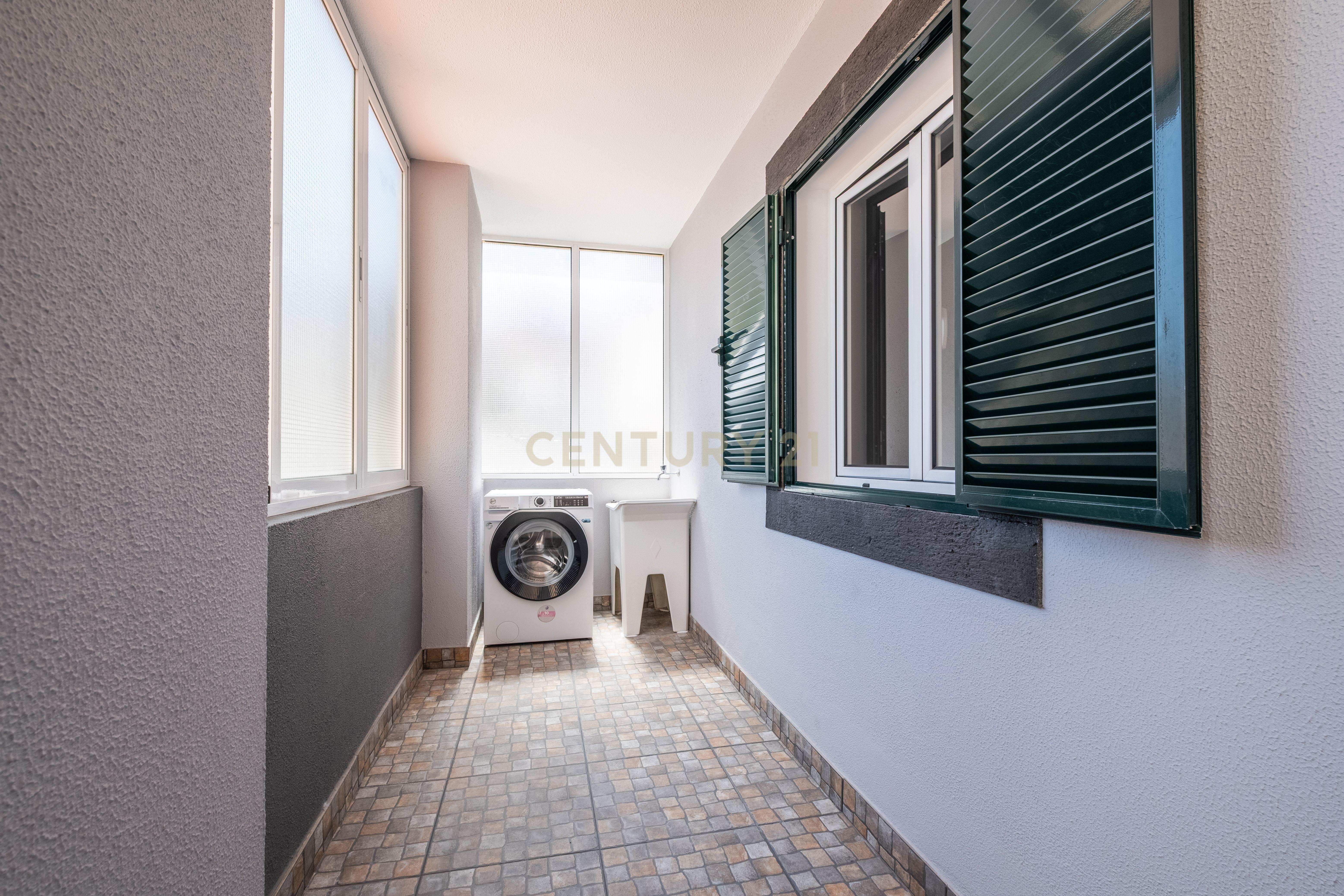 Fotografia 8 de Apartamento T2 para Arrendamento – Centro do Funchal, Ilha da Madeira