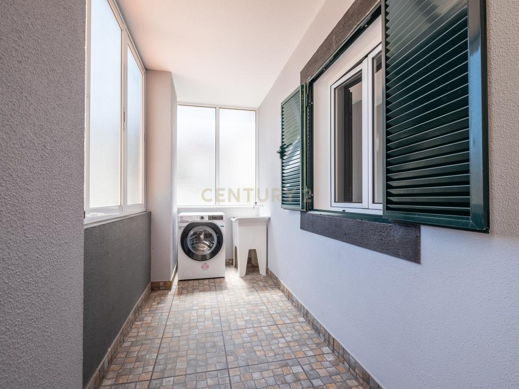 Apartamento T2 para Arrendamento – Centro do Funchal, Ilha da Madeira - Image 8