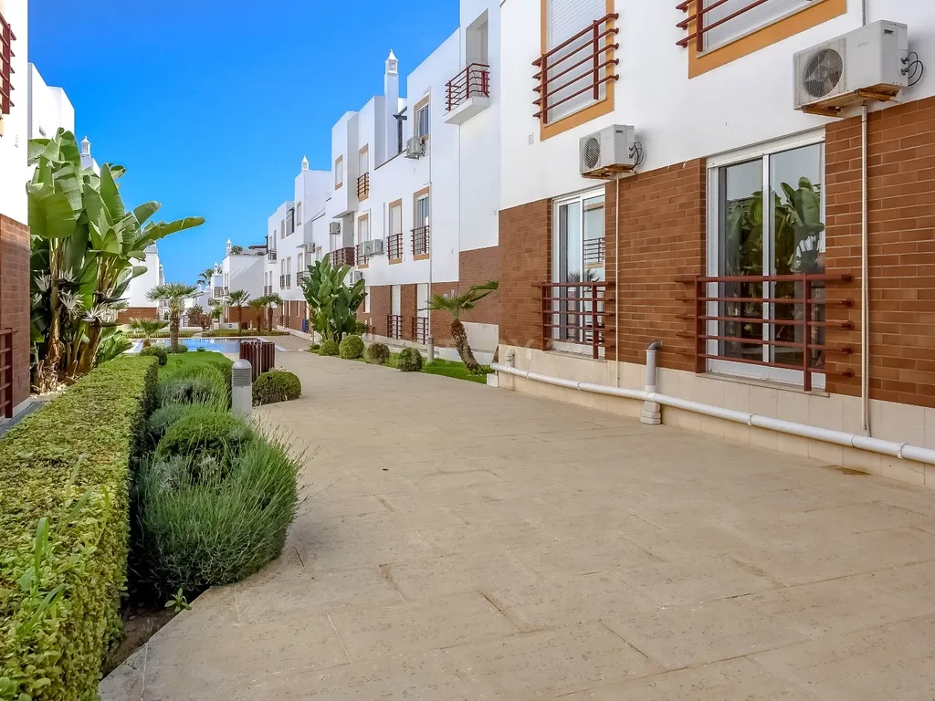 Apartamento T2 com Terraço em Cabanas de Tavira - Image 20