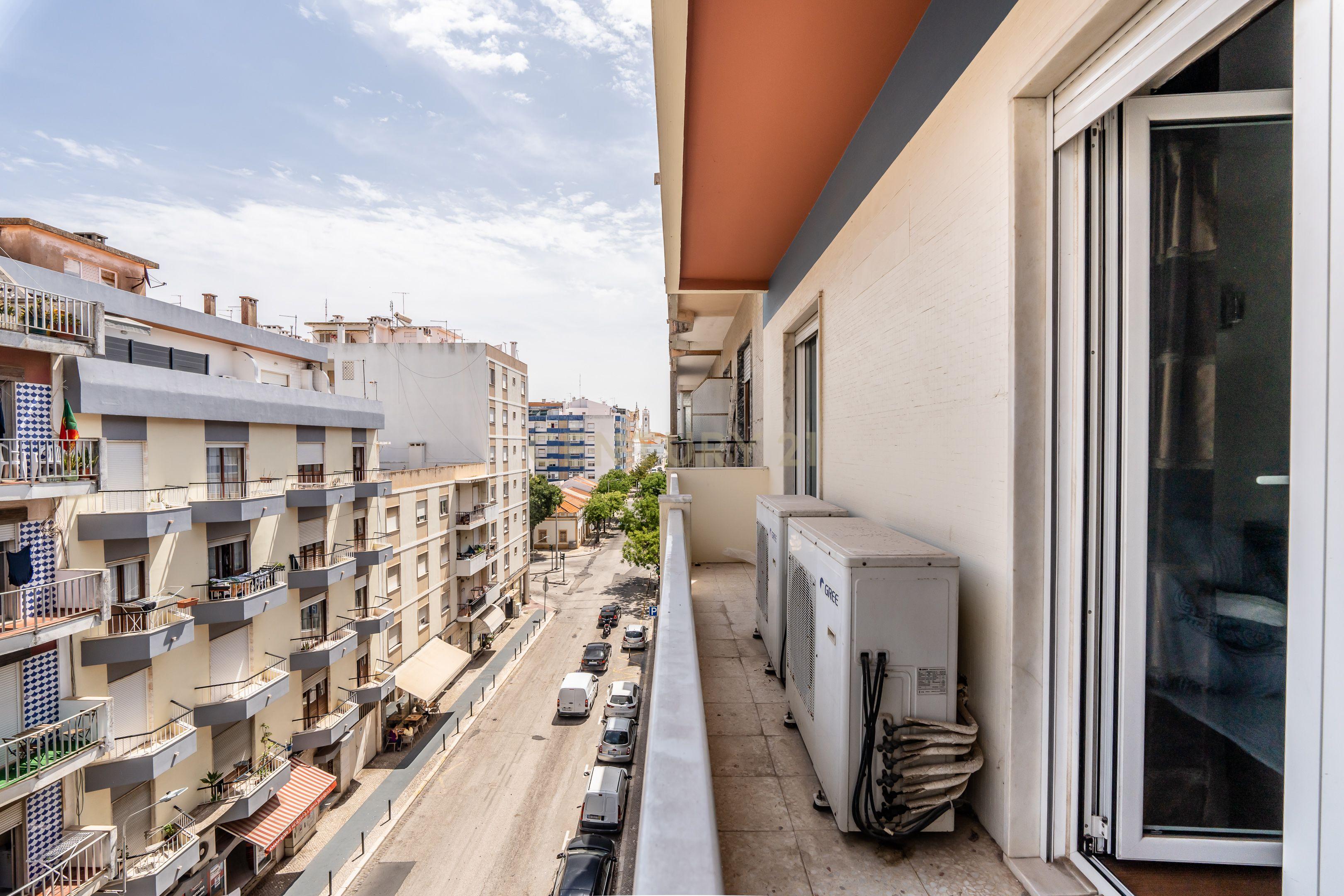 Fotografia 7 de T4 Espaçoso com 128 m² no Centro de Portimão