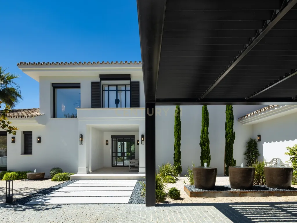 Auriga 36 – Elegância atemporal com vista para o campo de golfe em Nueva Andalucía - Image 25