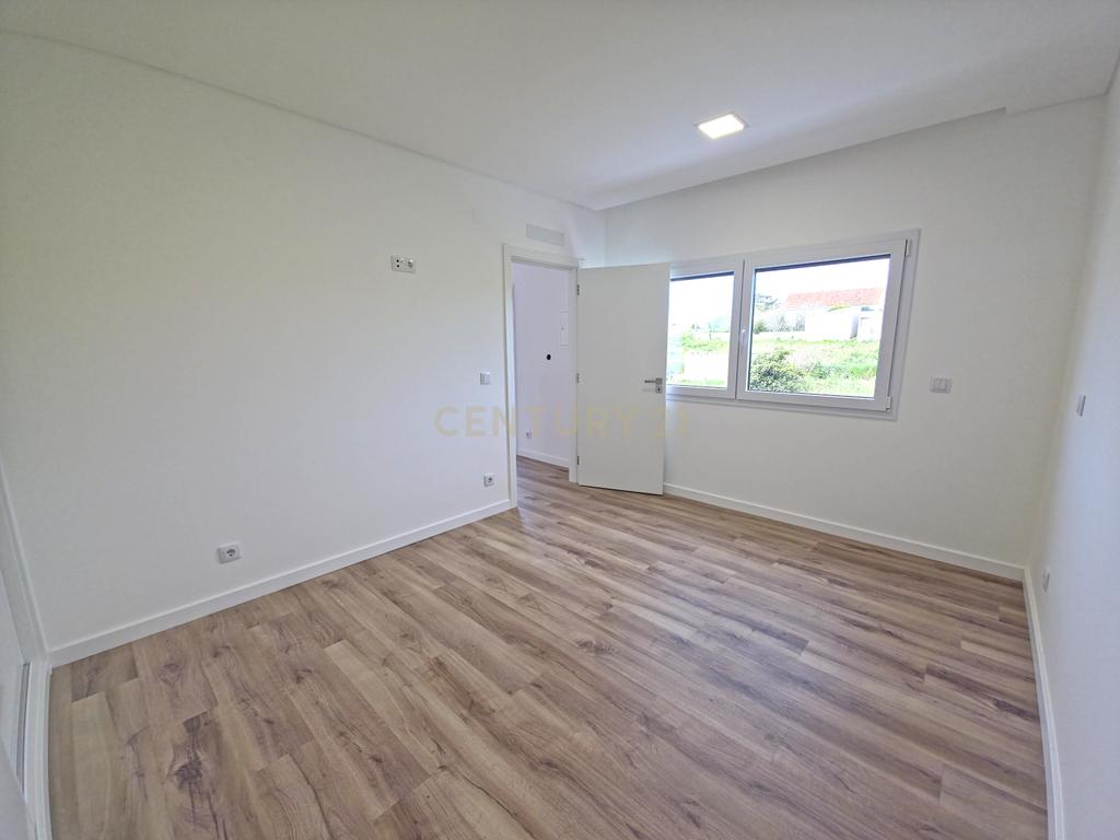 Moradia Nova T4 - Lourinhã - Image 23