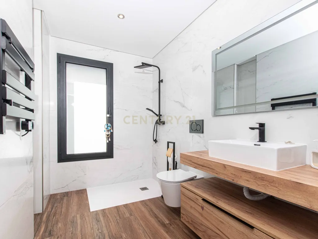 Moradia T4 semi-nova com Piscina, Garagem + Parcela de Terreno Rústico e Vista Serra | Salgueiro, Pombal - Image 24