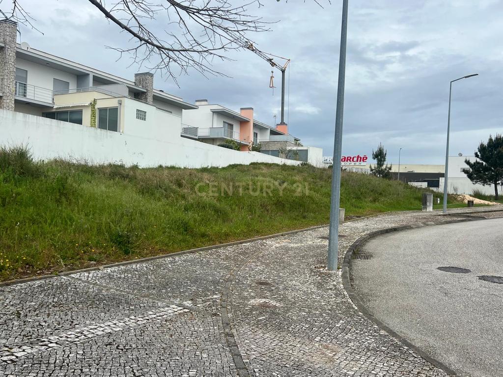 Terreno à Venda em Condeixa-a-Nova, Coimbra: Oportunidade Única - Image 4