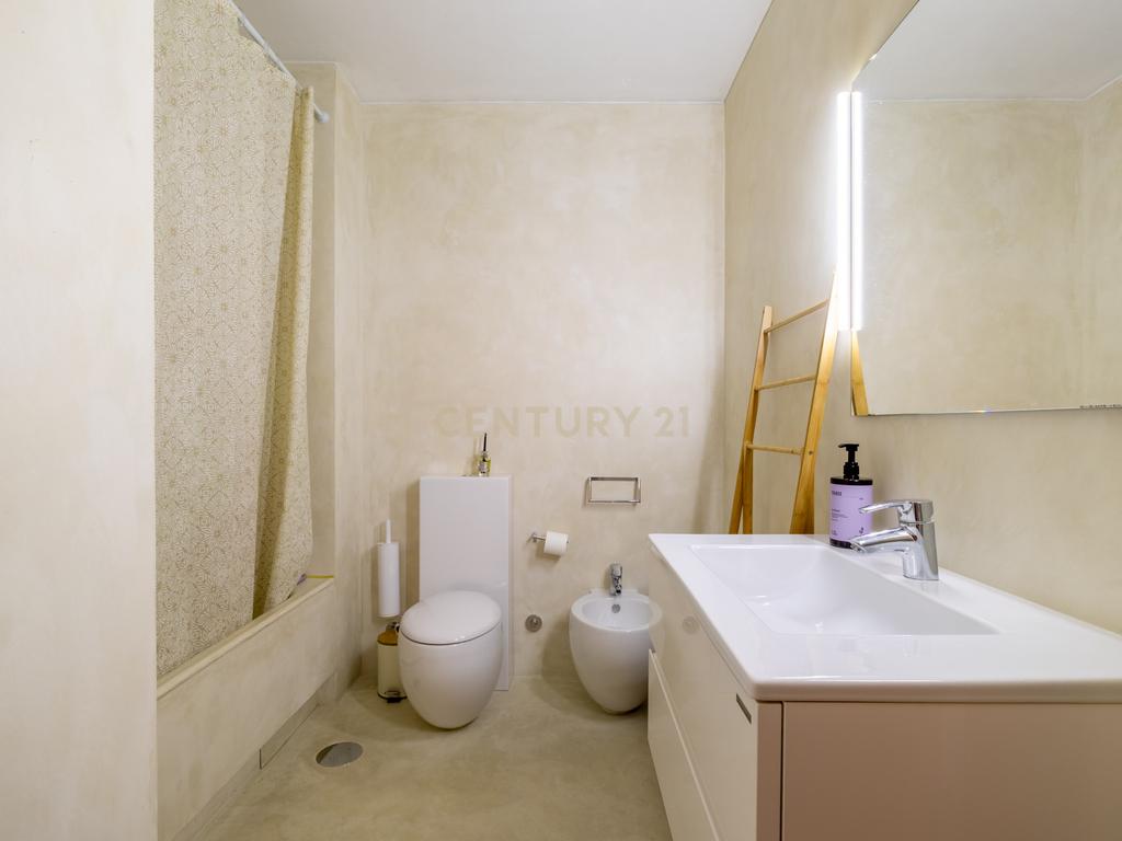 Moradia T4 com Jardim Privativo em Vila Nova de Gaia – Viva com Luz, Espaço e Centralidade - Image 20