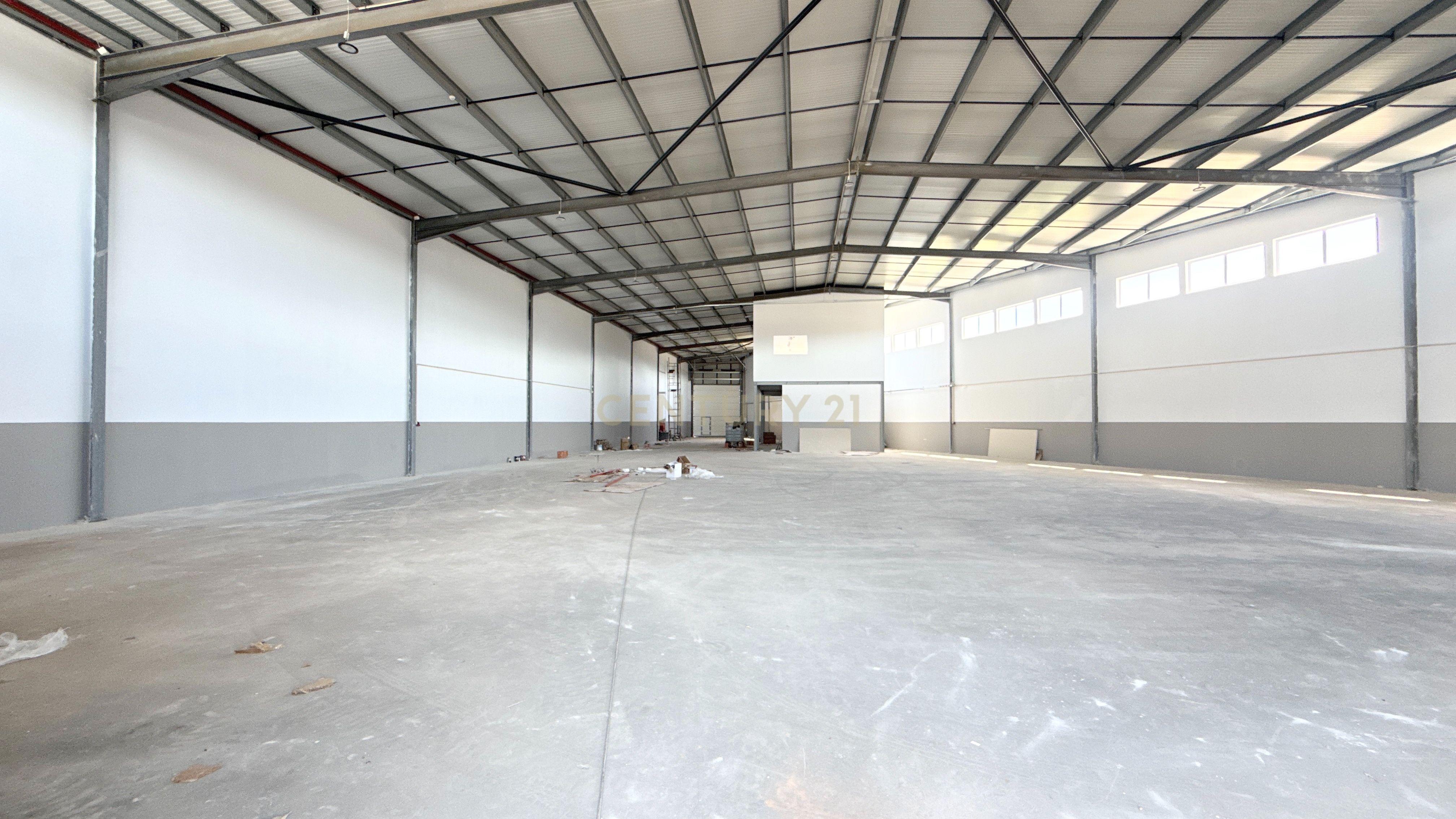 Fotografia 5 de ARMAZÉM INDUSTRIAL | SANTO TIRSO | INVESTIMENTO / LOGÍSTICA / COMÉRCIO E INDÚSTRIA